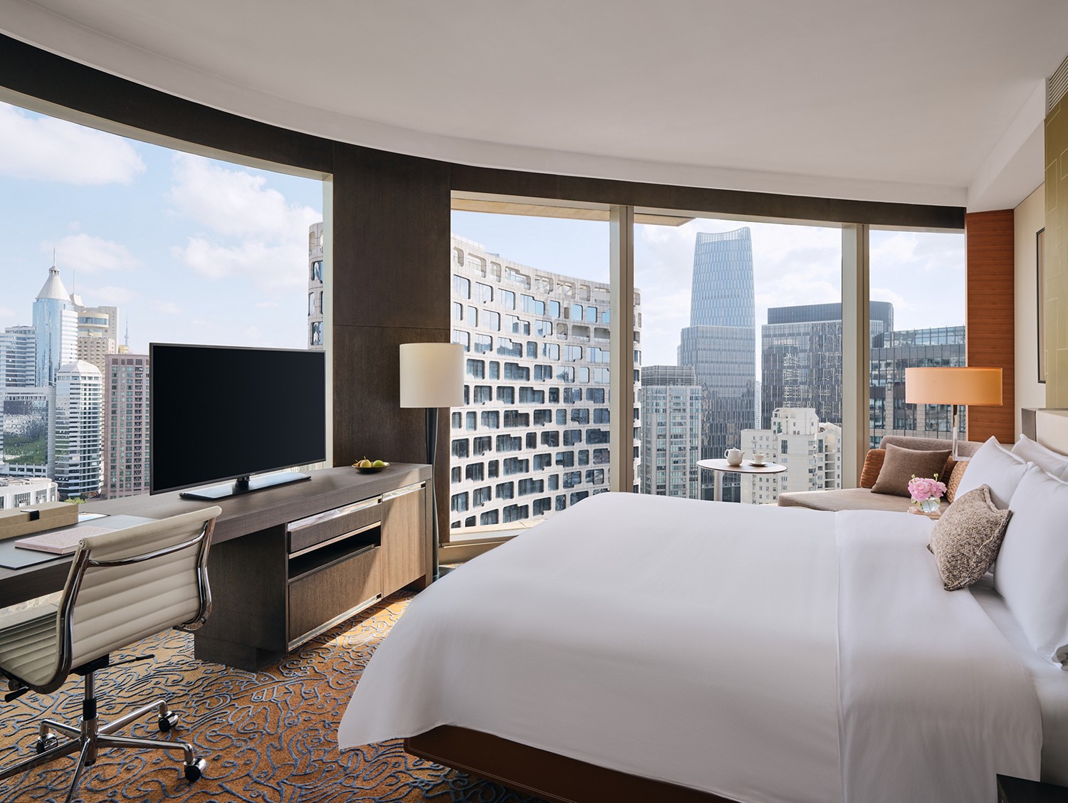 The-Langham-Shanghai-Xintiandi-Superior-King-Room.jpeg